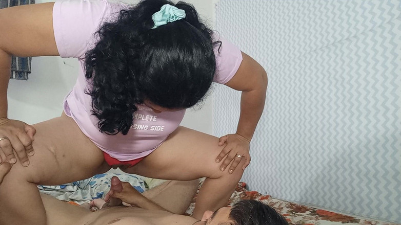 Valkyrie and Luigy Couple: 成熟した彼女が金持ちに乗っていて、彼女のペニスに乗るのが大好き