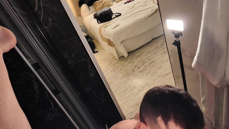 DINA LIGHT: 彼にイッかされた