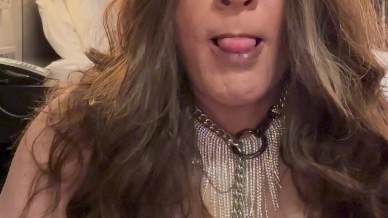 Nancy Rose: 熟女娘娘腔继母对她男人的欲望