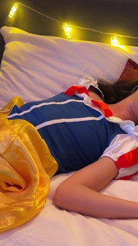 Gnomo sorrateiro transou com a Branca de Neve quando o tempo parou