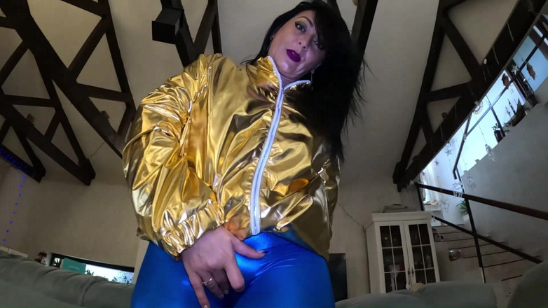 MilfyCalla: MILF deepthroat &amp; mengusik melancap - cameltoe, tetek &amp; bermain air mani