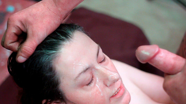 Dirty Dees: 彼女は彼女の顔にジャッキオフディックスが大好きです。自家製巨大フェイシャル