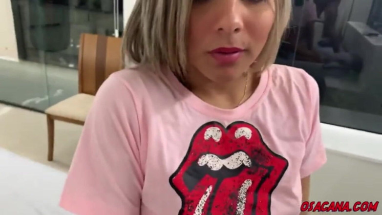 World Tranny: Due cazzi sexy assetati di cazzo