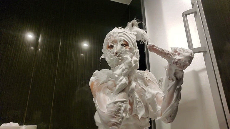Mayumi Kanzaki: Let's Play Together Using Shaving Foam