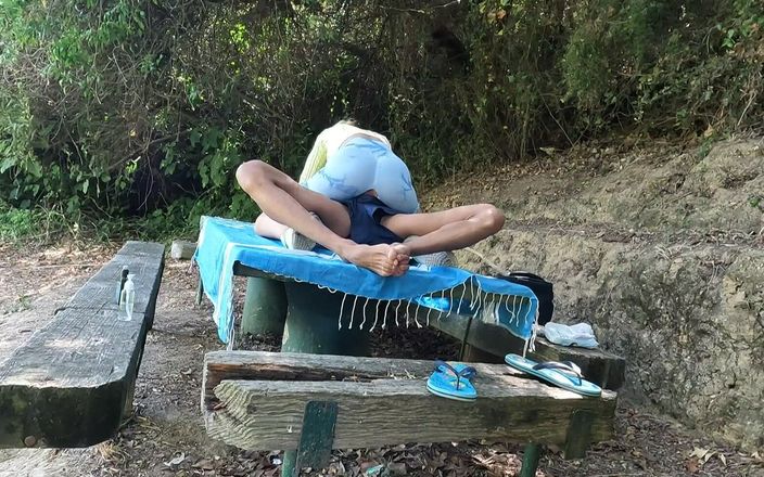 Maskcouple: Outdoor Table Fuck