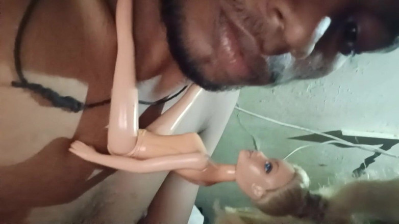 Arvind6355: Mi muñeca sexual besa grande en empapada