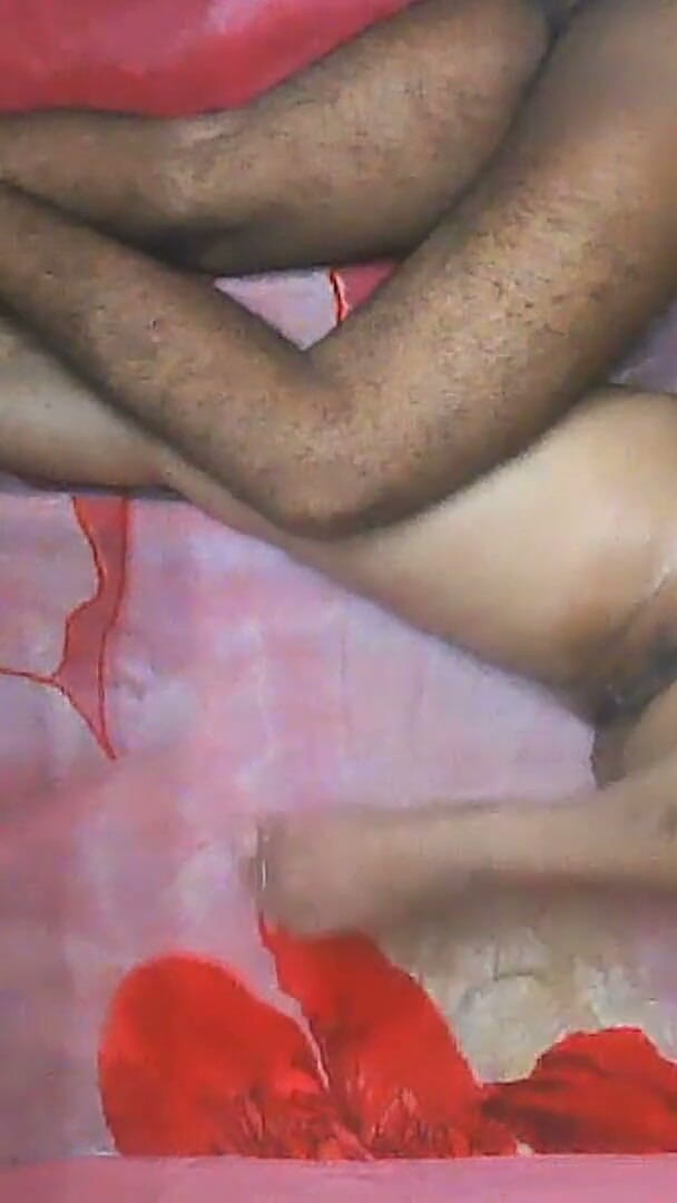 Busty Banuu: Une belle-sœur se fait baiser par son beau-frère chez elle...