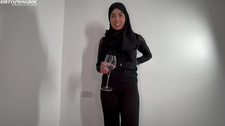 DirtySpringbok: Hijabi Slut Drinks and Sucks White Cock During Ramadan
