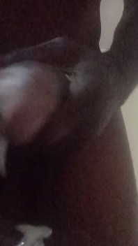Londiqova masturbace v koupelně a sperma