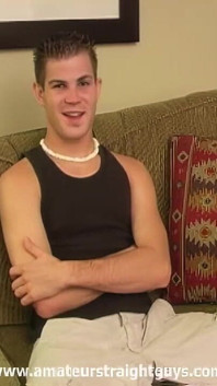 Xaviers erstes video - dieser cocky gut bestückte hetero-junge hat einen boyischen charme, den ich sehr heiß gefunden habe