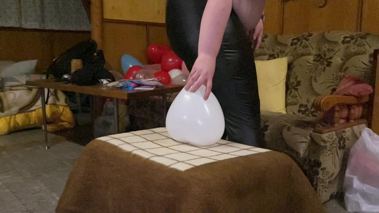 BeachBallsDuo: Bigbootylucy Sit pojawił 16 bardzo silnych balonów w kształcie serca! 2 aparaty...