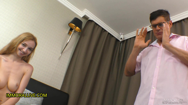 Immoral Family: Step sis' puffy pussy lips communicate the best – English lessons...