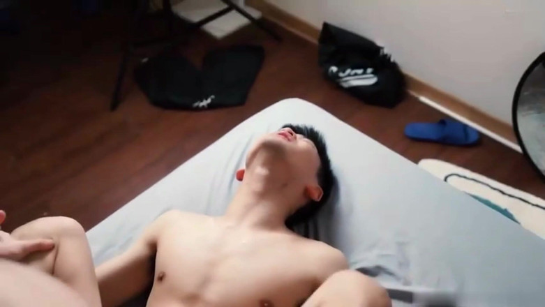 Rent A Gay Productions: Teman-teman straight mencoba seks gay pertama kali