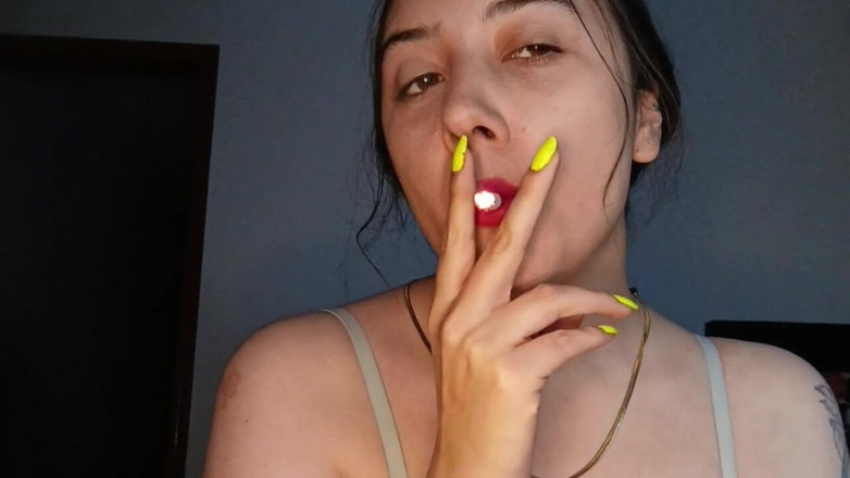 Golden domme: Sensual Smoking - Full HD 1080p Mp4