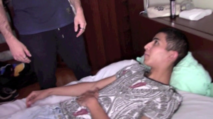 YOUNG FUCKED BY OLDER: Young Arab fucked by older bisex boy