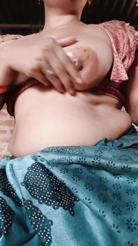 Deshi hemmafru sprutar sin heta tighta fitta