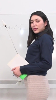 Aya Shiomi dezvăluie un buric care nu a fost curățat în 25 de ani!