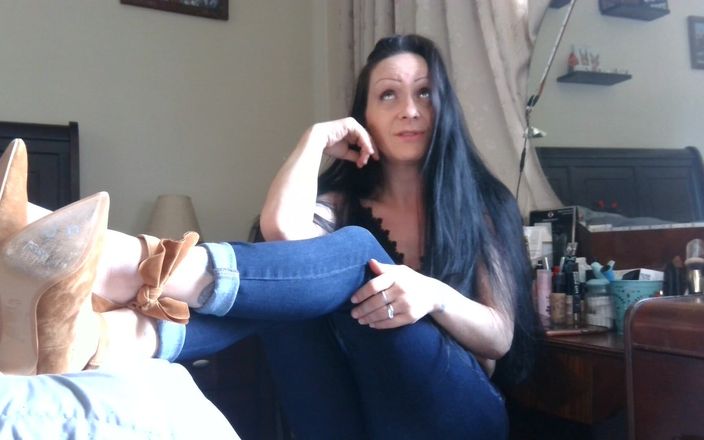 Raven Willow: Heels &amp; Humiliation