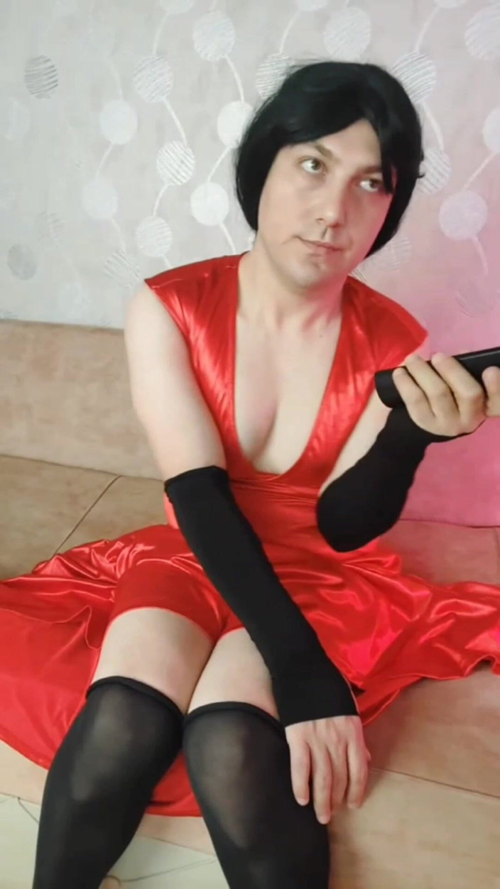 Kitty_Cross: Czerwona sukienka dość gładkie nogi