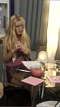 Doppia penetrazione con sborrata in bocca e culo di una troia milf vintage