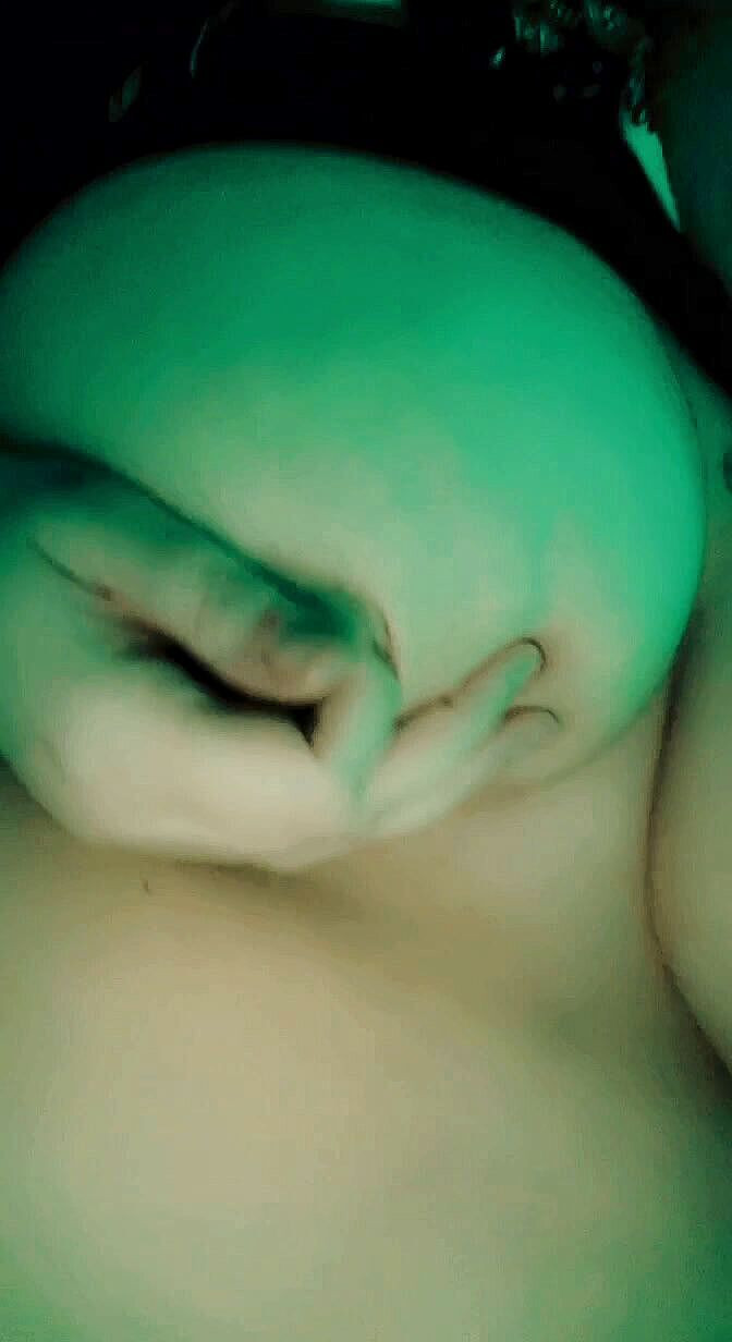 Nikki Danzig: 湿漉漉的胖美女