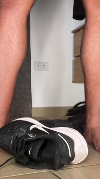 Inclinate Para Adorar Mis Pies Maricon! Humillacion En Espanol