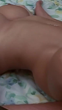 Büyük doğal memeli güzel hatun ıslak amından sikiliyor