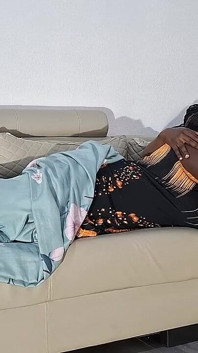 Sál jsem velkého čůráka své bývalé a strkal jsem ho do své kundičky, dokud jsem se neuskutečni