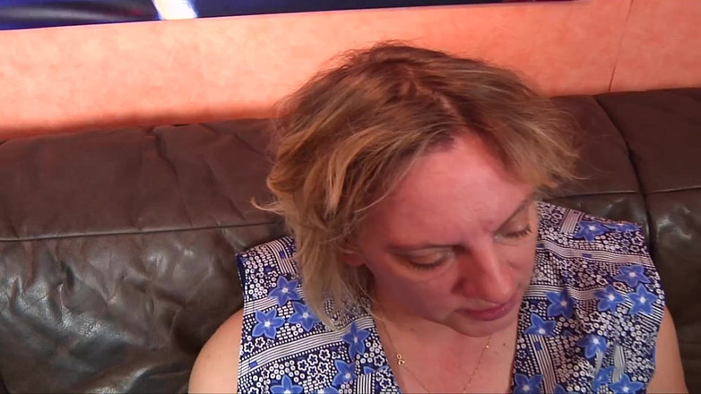 Deutsche XXX Filme: Brutta troia tedesca scopata da due tizi arrapati