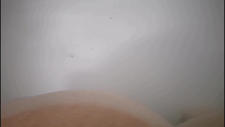 Erotic Tanya: Easter gift - underwater farts