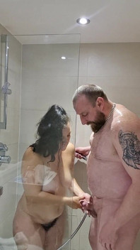Filmări la duș