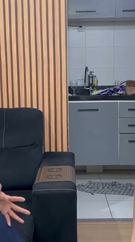 Suami menekankan isteri dan dia memanggil tukang urut ke Sekutu Dan Memancut Sangat Miang Dalam Pengakhiran Bahagia