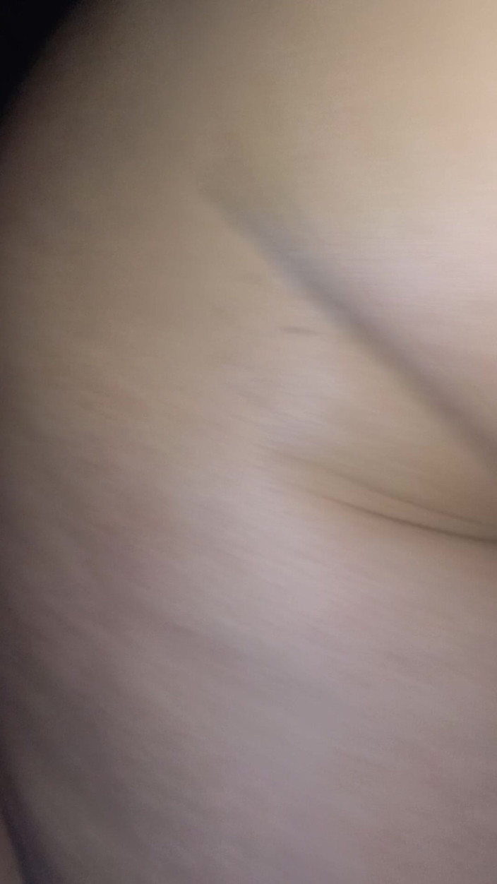 E-Alfa: B. suger kuk efter festen