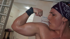 Danaxmuscles: Protahování mých svalů v oleji