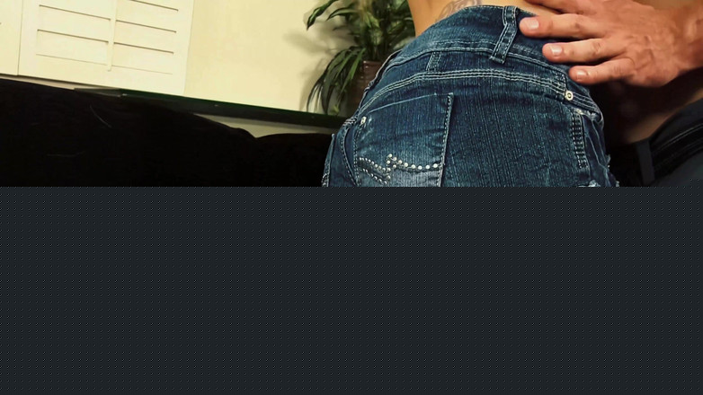 SaintPorn: Die Blonde Jessa Fickte Roh Nach Einer Heimfahrt