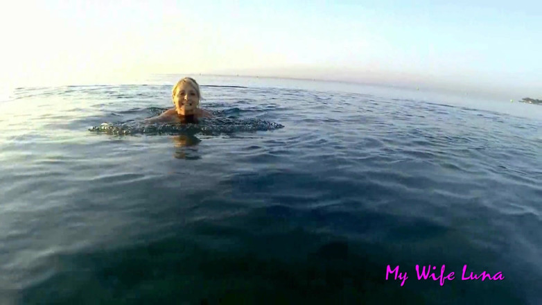 My Wife Luna: Ngentot di pantai