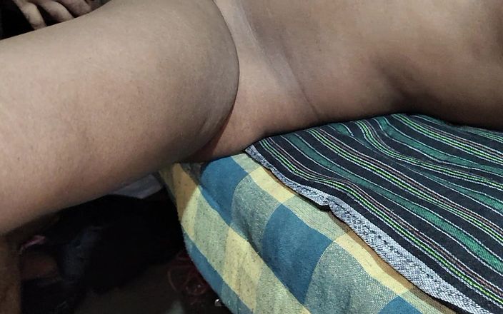Renu di: Bhabhi India nakal disetubuhi oleh devar-nya