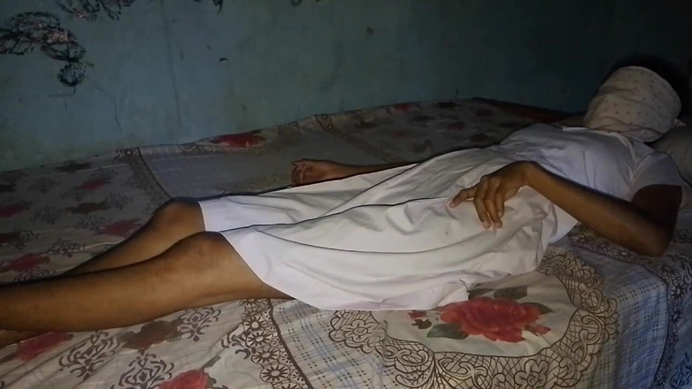 RoomVibe: Ich bin vom college nach hause geeilt und brachte sie...