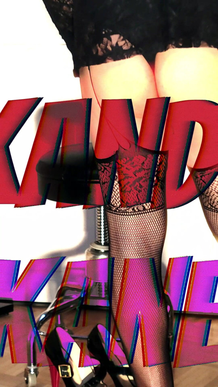 kandiKane: Kandi acaricia seu pau em meias e salto alto!