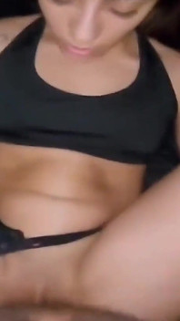 Junger mann aus dem fitnessstudio läuft aus einem valentins date und ich ficke sie am ende