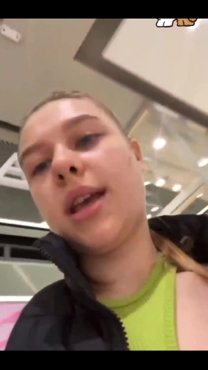 JuiceLussie: Caminando con vibrador en el coño en público