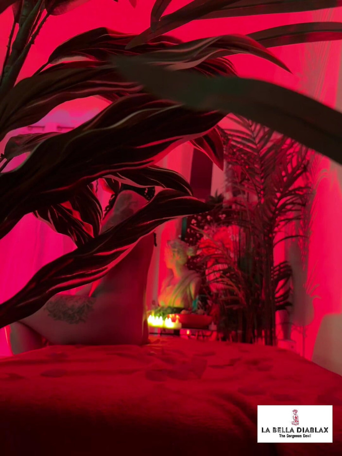 LaBellaDX: Red passion bts mit Wetkittycity