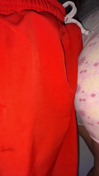 La Donna Con Il Culo Grosso Tocca Il Cazzo Di Uno Sconosciuto