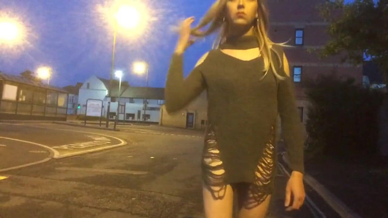 The Midnight Minx: Crossdresser tanpa seluar dalam