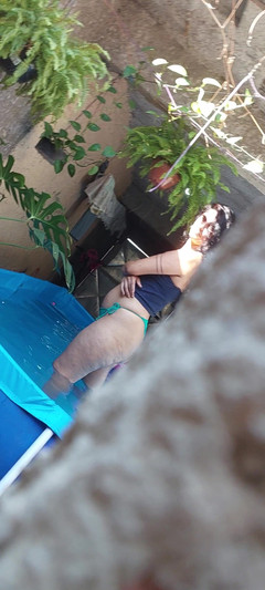 Renatinharj: Vanessinha Me Vê Observando-a E Joga Sua Roupa Em Mim