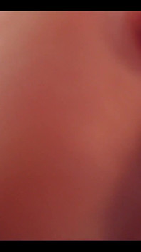Streicheln auf meine füße, ich will, dass du dich zurücklehnst und deinen schwanz auf meine Füße streichelt, höre auf meine Stimme und tust alles, was ich sage, während ich necke