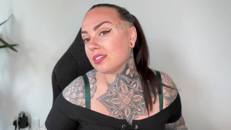 Miss Valentina: Bohatý Findom Brat Brag