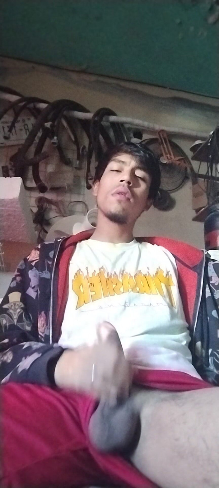 AlexAlejandro13: स्नान के बाद बड़ा लंड