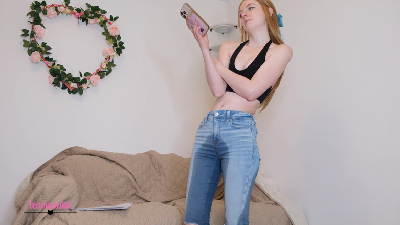 Destination Kat: Chambre de pipi privée, séjour prolongé