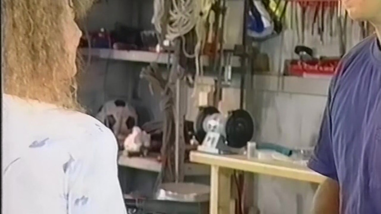 VHS-Vixxxen: Il montre à sa demi-sœur où pend le marteau